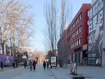 最近有色金属给我带来了一些启发,我们知道支撑有色金属长期上涨的逻辑之一就是AI,AI需要大量的铜和铝等金属,这个已经是市场共识了,并且这个共识仍在不断地强化。那关键是,AI的需求真的会像有些人描述的那样呈指数级的增长吗?#投资 #价值投资 #有色金属 #ai #ai泡沫