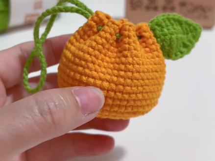钩织可爱橘子🍊束口包视频教程 用线@雪妃尔毛线 萌娃娃2号
色号37.26
钩针2.0
感谢图解参考@小红花对我笑哈哈
#夏日万能配色穿搭公式 #手工编织零基础教学 #钩针编织 #手工diy #爱生活爱编织