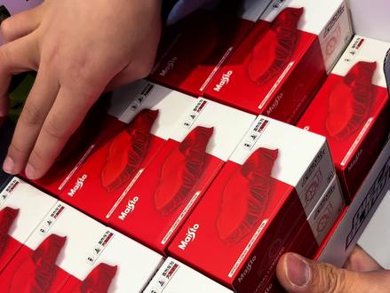 带娃抽个最近很火的小车盲盒~
娃又找我给他买小车了,突然想到最近赵一鸣的小车盲盒很火,正好我也想看看怎么个事儿~
带他去抽一个试试水~
#拆盲盒 #爸爸带娃 #周末时光 #亲子时光 #男孩玩具