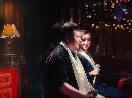 这俩不好好唱歌,每天在想些什么 #真人真唱现场版 #搞笑配音 #一家用音乐做调料的餐厅 #老少皆宜的美食 #印度歌曲