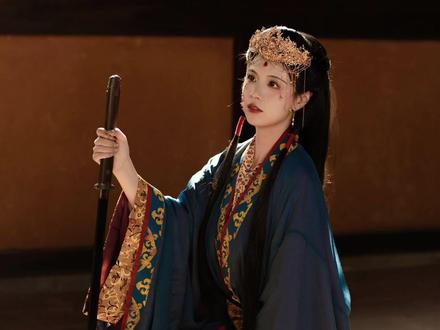 战国袍真的yyds#成都约拍 #摄影 #古风 #战国袍 #拍照姿势不重样 @DOU+小助手 @DOU+上热门