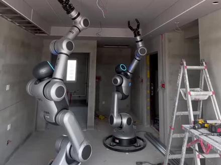 以后不自己干了,买俩机器人全包家装轻钢吊顶!
#木工装修 #轻钢吊顶 #机器人木工 #2026春晚金句 #装修黑科技