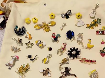 是时候给大家展示一下我的极繁主义包包了!!你可不要太羡慕哦~~哈哈哈哈哈~~纯嘚瑟~~#十个勤天帆布包#十个勤天做大做强