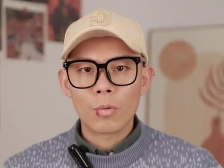 vivo手机相册10个隐藏功能,太好用了🔥 老照片修复、抠图换背景、智能剪大片,vivo相册这些功能,你不会还不知道吧。哈喽大家好,我是摄影师大勺,今天分享vivo手机自带相册的10个超实用隐藏功能,内容非常丰富,建议先收藏再慢慢看。
1.美颜P图
2.抠图换背景
3.老照片修复
4.魔法调色
5.去阴影、去摩尔纹
6.拼图
7.一键拍大片
8.提取翻译
9.共享相册
10.隐藏相册
好啦,以上就是vivo相册的所有隐藏功能,是不是都超实用。接下来我会持续分享vivo手机更多隐藏功能和使用技巧,点点关注,不要错过更新。我是摄影师大勺,咱们下期再见喽,拜拜。
#vivo #vivo手机 #手机 #手机使用技巧 #手机技巧