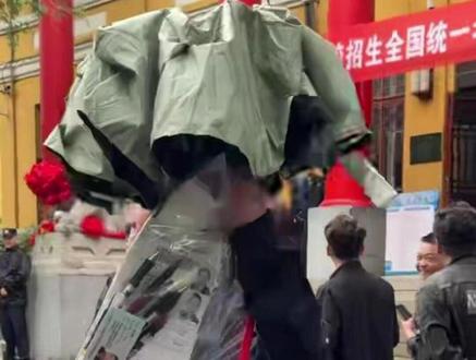 黑龙江2026高考首日,考生出考场后兴奋高喊:“我是哈尔滨语文状元”