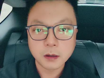 脸书运营技巧系列之个人主页&公共主页 今天来给大家讲讲Facebook里个人主页和公共主页那些事儿。好多小伙伴刚接触Facebook,都不清楚一个个人主页能创建多少个公共主页,它们之间又是什么关系。
首先,一个Facebook个人主页可以创建多个公共主页,数量并没有严格限制,但也别滥用,不然可能触发平台规则。这就好比你是一家商场的老板,个人主页就是你的身份标识,而每个公共主页就像商场里不同的店铺,卖不同的商品。
个人主页和公共主页联系紧密。个人主页是你在Facebook的个人身份象征,能加好友、发动态。公共主页则主要用于推广品牌、产品或服务,任何人都能关注,无需好友请求。用个人主页创建公共主页后,你就成为这个公共主页的管理员,拥有管理权限,比如发布内容、管理粉丝互动等。
接着说说,如果你是一家多产品公司,该用一个还是多个公共主页呢?这得分情况看。要是公司产品关联性强,定位相似受众,一个公共主页就行。举个例子,有家美妆公司,既卖口红,也卖眼影、腮红等彩妆产品,这些都面向爱美的女性群体,那用一个公共主页推广所有产品,集中吸引目标客户,能有效打造品牌整体形象,粉丝也能一站式了解所有产品。
但要是产品差异大,受众不同,就适合多个公共主页。比如一家大型集团,旗下既有面向高端商务人士的电子产品,又有面向年轻家庭的家居用品。电子产品主打科技感、高端功能,吸引追求前沿科技的商务人群;家居用品强调温馨舒适、性价比,受众是注重生活品质的年轻家庭。这种情况下,分别创建两个公共主页,针对不同受众精准推广,效果会更好。
希望这些内容能帮大家搞清楚Facebook个人主页和公共主页的关系,在Facebook运营上顺顺利利!
记得点赞关注,有问题评论区留言哦。
#外贸 #开发国外客户 #脸书 #海外社媒 #jacky的外贸课程