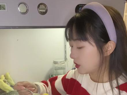 鹦鹉喝什么水好?#手养鹦鹉 #日常vlog #一分钟干货教学 #新手养宠 #干货分享