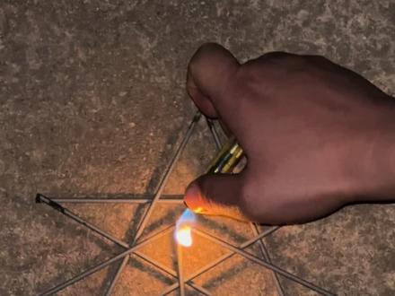 不要眨眼哦~ 教你用仙女棒点燃爱心#仙女棒 #烟花🎆 #心形 #爱心烟花