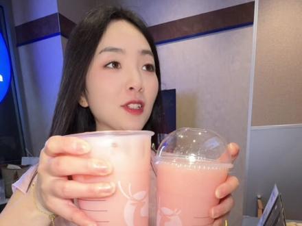 快去抢Hello Kitty的联名杯,杯子是可以重复使用的! #瑞幸HelloKitt联名 #Hello苹果甜酷登场 #HelloKitty和她的漂亮苹友#瑞幸新品