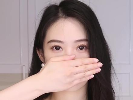 为什么长中庭画浓眉红唇不好看?跟我改妆#长中庭 #长中庭妆容 #红唇妆 #第一眼美女妆容 #黑发红唇妆