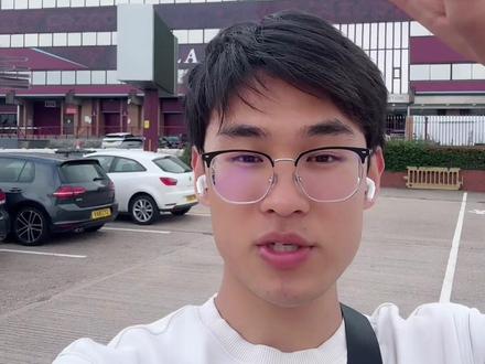 维拉主场揭幕战即将开始了!!想和大马丁同框的小伙伴可以把你的照片或者和大马丁之间的故事发在评论区,我会带着你的照片看大马丁的比赛!#阿斯顿维拉 #大马丁 #英超联赛 #兄弟理性 #伯明翰