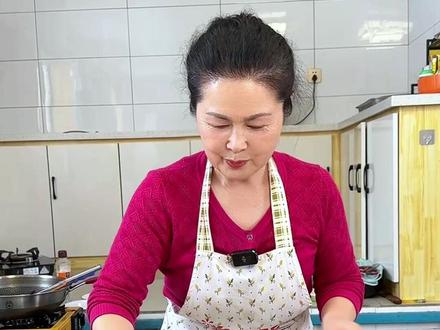 明太鱼炖干辣椒,夏天晒的干辣椒,这回派上用场了。#我的乡村生活 #新农人计划 #农村美食 #乡村守护人