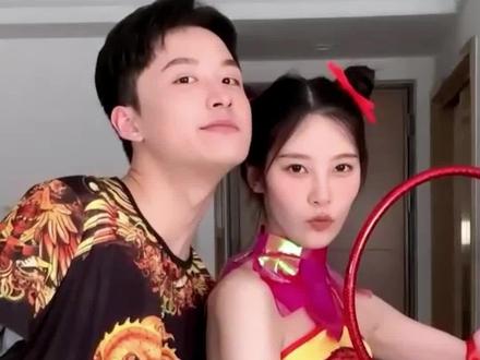 这大概就是双向奔赴的病情吧...#情侣#情侣日常#搞笑#盲盒#穿搭