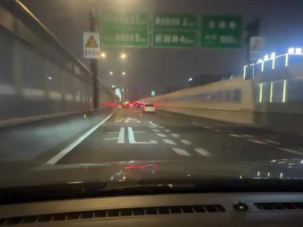 最近语音控灯闹的挺火,试试咱这个弱智车机🤣#语音关车灯 #零跑汽车