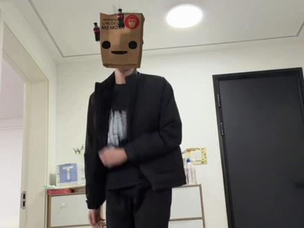 是不是很帅?#waitaminute #抖音年味舞蹈大赏 #随便一拍都很夯 #抽象