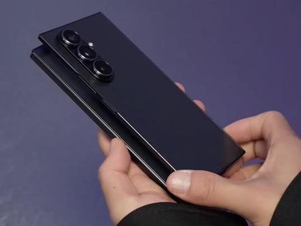 重新定义!三星Galaxy Z TriFold它来了!
#折叠手机 #三折叠 #三星三折叠 #手机