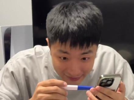 这是正常男人该有的反应吗??#情侣日常 #搞笑