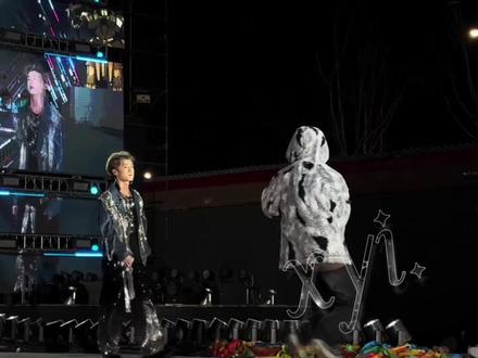 刘佳梁我们爱你!#演唱现场 #刘佳梁 #万岁山