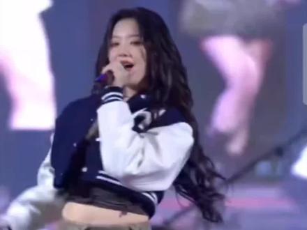 舒华瘦的真的很让人心疼#叶舒华 #舞台 #直拍 #idle回归