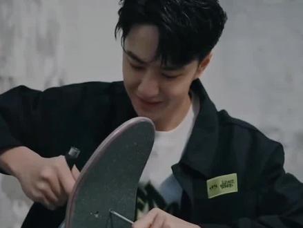 王一博徒手攀岩不幸坠海#王一博 #热门