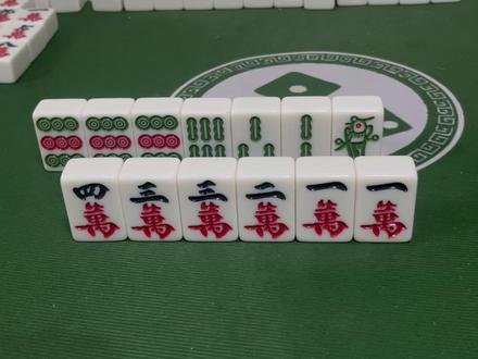 固化拆牌思路拖慢节奏,灵活重组才能释放手牌潜力 #南昌麻将的打法和技巧 #麻将实战技巧