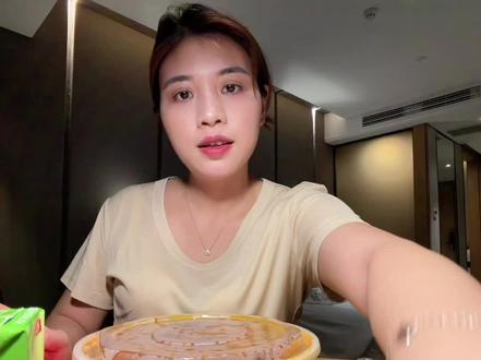 今天露个脸,换你停留30秒😃尊界S800到底甲醛有没有超标?开百万尊界跑网约车是什么体验?关注我,下周给你答案😁#开车第一视角 #创作者中心 #创作灵感 #尊界S800 #豪华网约车 @抖音小助手 @抖音汽车 @深圳本地宝