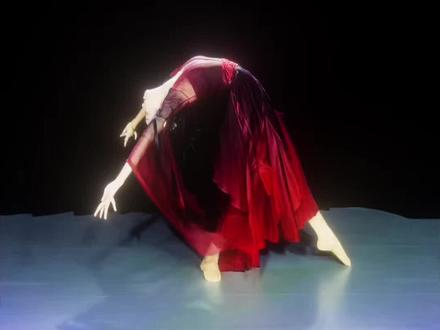 全网都在转场,我也要转,而且要转两次! #苦海翻起爱恨 #苦海一生所爱 #一生所爱舞蹈 #舞蹈转场 #舞蹈变装 原创@佳万贯