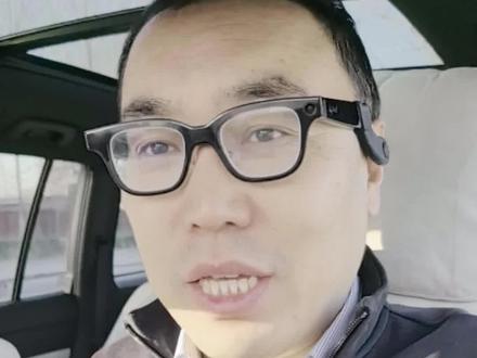 太感人了!姜昆等老艺术家在美国豪宅唱红歌 太感人了!姜昆等老艺术家在美国豪宅唱红歌,姜昆用实际行动诠释了什么是真正的讽刺的艺术!