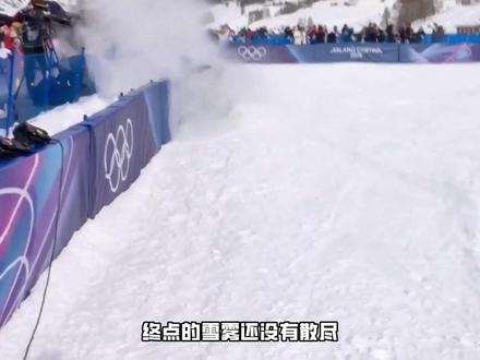 苏翊鸣完赛瞬间挥拳怒吼,坐地上激动失声痛哭,对手不禁为他鼓掌 #苏翊鸣 #滑雪