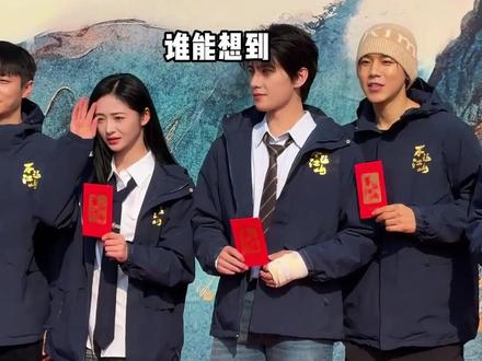 《不让江山》被传阴阳剧本3天后,全网讨论度最高的不是杨洋,也不是翟子路,而是连面都没有露的赵丽颖和消失的他#杨洋 #赵丽颖 #翟子路 #影娱热点团 #内容启发搜索