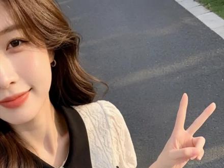女装衬衣半身裙法式套装2026夏季时尚显瘦撞色洋气两件套#轻松get夏日松弛感淡人穿搭#春夏才是明媚穿搭的主场#一键切换度假穿搭#夏日穿搭显贵技巧#请选择你的多巴胺出游穿搭