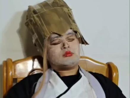 刀贱笑大公公掉粪坑了#搞笑#演绎#致敬经典