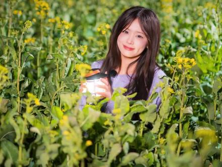 夜间怎么拍花超出片 夜晚拍花海,加上一点小灯光,真的超出片
#真实生活分享计划 #油菜花 #油菜花拍照 #拍照技巧 #拍照姿势