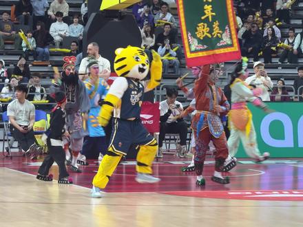 一看这么活泼的吉祥物,就知道宏宏回来了 #广东宏远