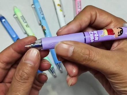 #可擦笔 孩子从#三年级 开始,写作业就要用蓝色可擦笔,这款#蜡笔小新 家可擦笔,书写顺滑流畅,不断墨,不晕染,给孩子准备起来#中性笔 #文具安利