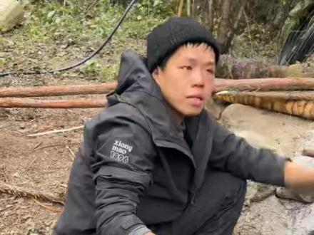 寒潮来袭,赛事叫停,张老六退不退都赢#张家界七星山#张家界七星山骆驼杯#荒野老六