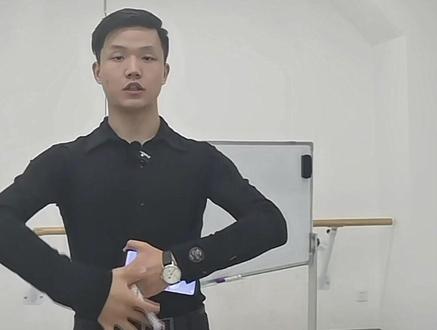 请点击关注@禾梧舞蹈国标艺考 揭志强老师,明天星期一下午5:30直播不要错过呦!🥳🎉🎊🤩