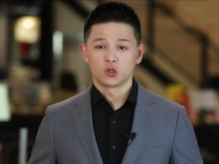 偷袭!机器人测试时突然踹工程师一脚!近日,中国机器人在测试同步模仿动作时,突然对工程师送上“偷袭”一脚,连马斯克都没忍住评论笑哭表情包。#媒体精选计划