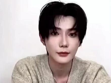 两个人的初印象 应该是一见钟情的那种 吧#云旗郝熠然 #我担秒了全世界 #太帅了 #快来围观 #直播cut