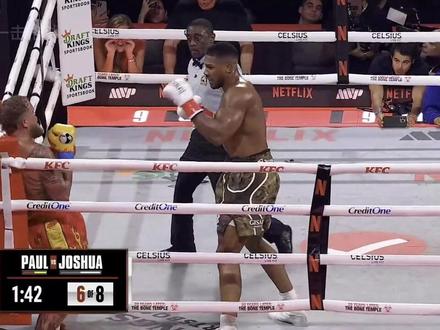 一拳打断保罗下巴,保罗挑战前拳王约书亚,复出了惨痛代价。 #拳击 #约书亚 #杰克保罗