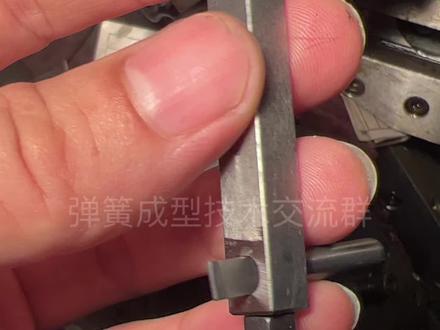 压簧机曲线归电脑机也能用
而且角度随意调