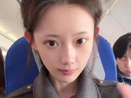 飞机沉浸式化妆✈️#GRWM #沉浸式化妆 #飞机化妆 #vlog