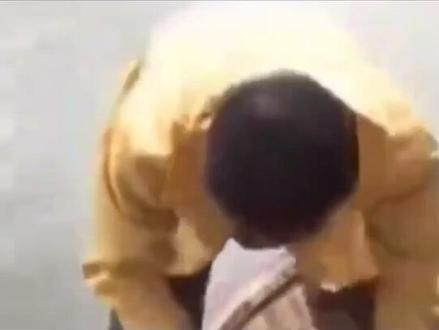 大叔养一年半养出九斤的鱼全靠牛粪的功劳#水产养殖 #养鱼 #脆肉罗非鱼 #罗非鱼 @抖音小助手