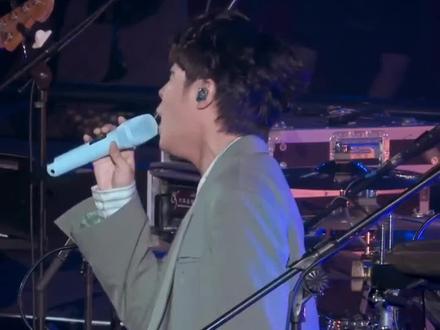 #吴青峰我们都拥有海洋 要去见所有我喜欢的一切#吴青峰 #现场版live #毕业季 #向全世界安利吴青峰