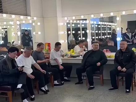 这次终于抓住谢金了,德云社郭德纲吓跑