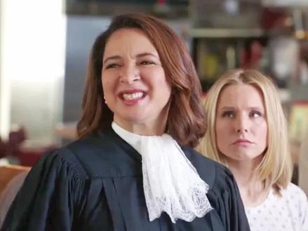 Suck up. 拍马屁,讨好 #看美剧学英语 #英语口语 #英语听力 #学英语没那么难 #每日一句