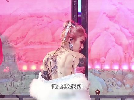 ONER岳岳:真聊斋了?这还是男团舞台吗,你给打几分? #岳岳pinkray #oner #海口演唱会 #热点 #娱乐评论大赏