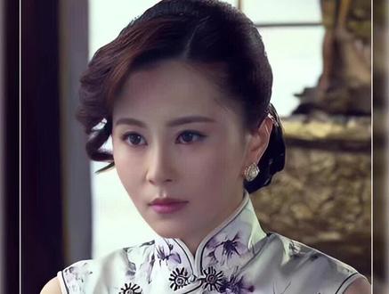 房东老头对年轻女租客一见钟情,这个女人会和这里的男人发生什么样的故事呢#好剧推荐 #我的观影报告 #因为一个片段看了整部剧 #热门#下集更精彩