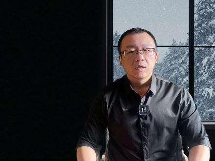 南大碎尸案!AI视角还原南大刁爱青案,它能找到凶手吗? 南大“刁爱青案”悬而未决近三十年。本期节目,我们尝试一次前所未有的思维实验:不再重复已知碎片,而是向人工智能提出10个关键问题,从犯罪模式、地理行为与心理动机入手,进行一次虚拟的犯罪侧写。AI的分析能否为我们提供审视这桩悬案的全新视角?一切推理,尽在本期《档案馆》。
【重要免责声明】
⚠️ 重要提示:本视频所有内容均基于公开信息与犯罪学理论的逻辑推演,是一次纯粹的思维分析与讨论实验。所有由AI生成的“凶手画像”及结论均为推测性与假设性,并非事实认定,目的仅在于探索案件分析的不同可能性。请理性、客观看待,并尊重逝者与家属。
#案件故事 #南大碎尸案 #刁爱青 #悬疑 #推理