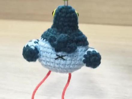 一个视频教你钩疯狂的鸽子 视频教程制作不易,要是有什么问题和建议欢迎评论区讨论🤗
⭐️更新一下:那个脚用深粉色,然后主体R11钩内半针更容易缝合~
#疯狂的鸽子#钩织图解#钩织教程#手工 #钩织